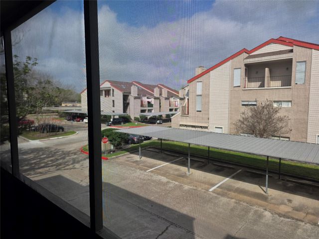 3025 Walnut Bend Lane 21, Houston, TX 77042