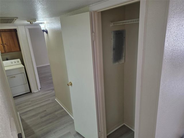 3025 Walnut Bend Lane 21, Houston, TX 77042