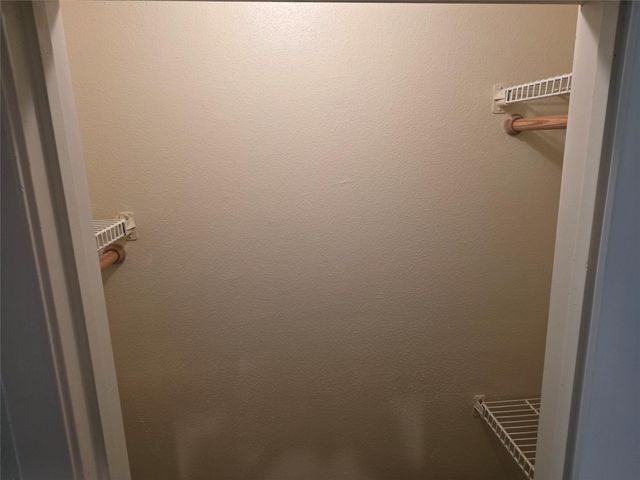 3025 Walnut Bend Lane 21, Houston, TX 77042