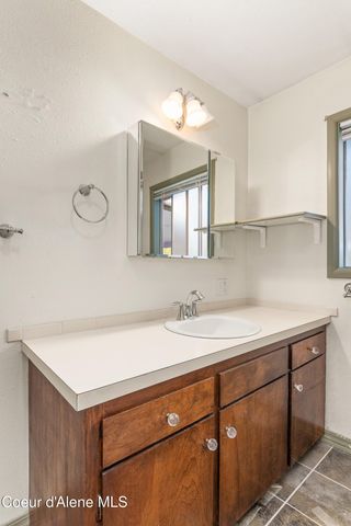 921 Ruth AVE Ave, Sandpoint, ID 83864