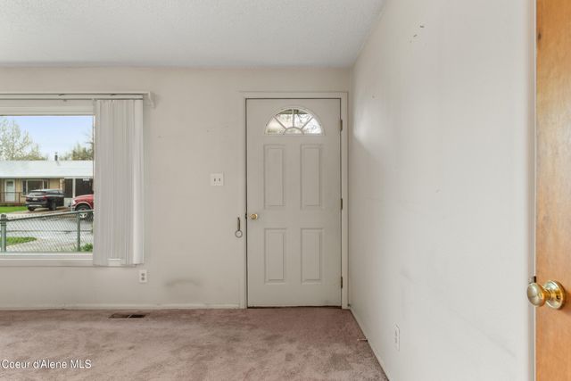 921 Ruth AVE Ave, Sandpoint, ID 83864