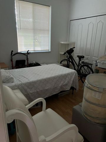 17820 NW 73rd Ave 200-1, Hialeah, FL 33015
