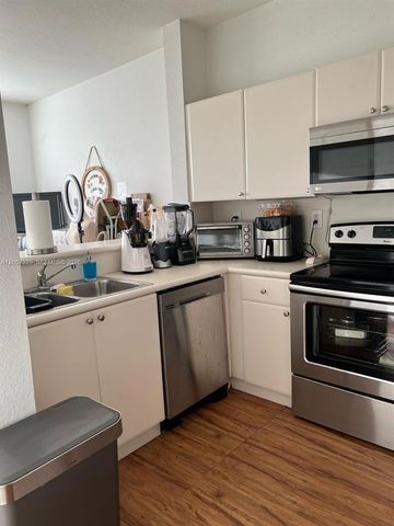 17820 NW 73rd Ave 200-1, Hialeah, FL 33015