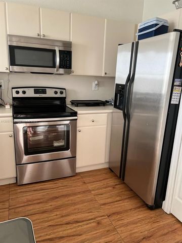 17820 NW 73rd Ave 200-1, Hialeah, FL 33015