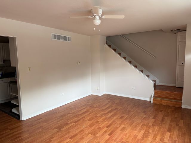 901 Gael Drive B, Joliet, IL 60435
