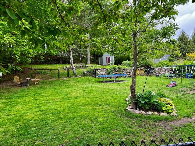 72 Farnum Pike, Smithfield, RI 02917