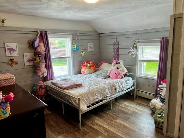 72 Farnum Pike, Smithfield, RI 02917