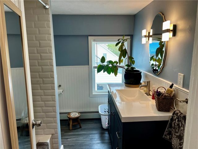 72 Farnum Pike, Smithfield, RI 02917