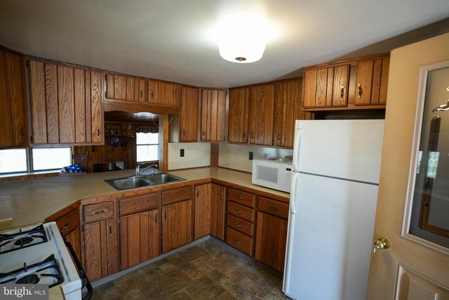 8245 INTERCHANGE RD, Lehighton, PA 18235