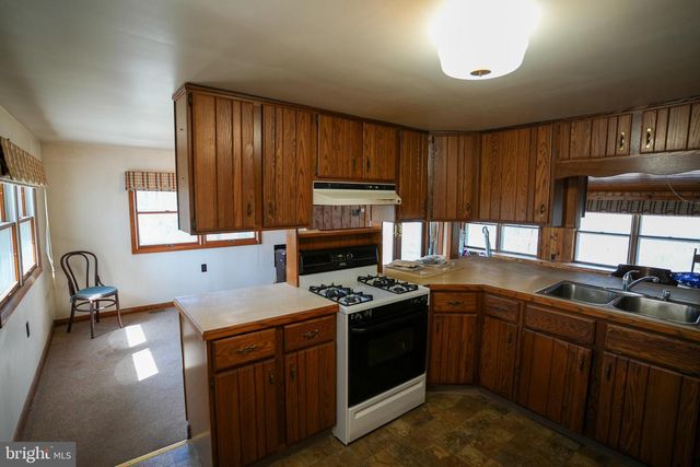 8245 INTERCHANGE RD, Lehighton, PA 18235