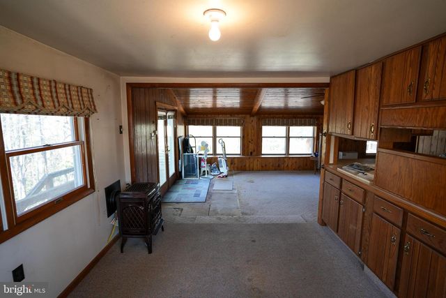 8245 INTERCHANGE RD, Lehighton, PA 18235