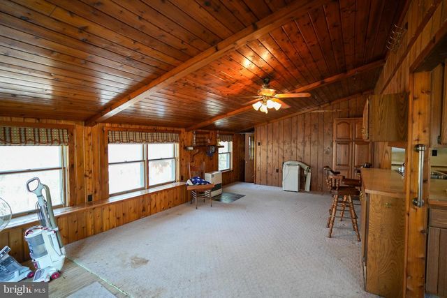 8245 INTERCHANGE RD, Lehighton, PA 18235