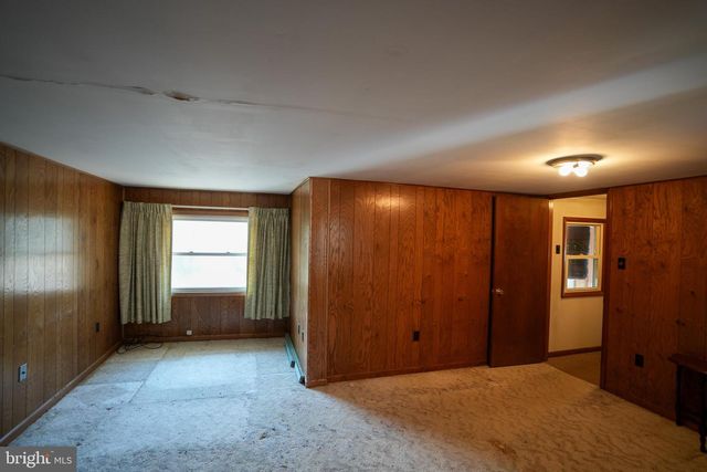 8245 INTERCHANGE RD, Lehighton, PA 18235