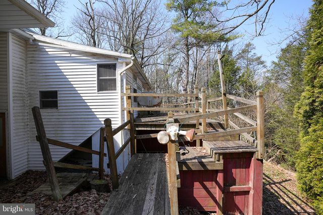 8245 INTERCHANGE RD, Lehighton, PA 18235