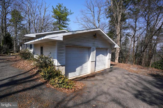 8245 INTERCHANGE RD, Lehighton, PA 18235