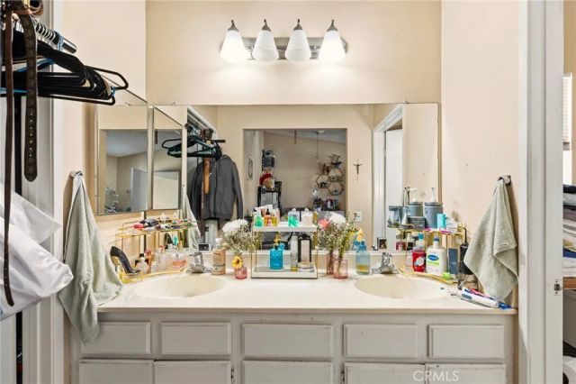 11545 Honeyglen, Pacoima, CA 91331