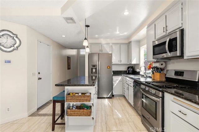 11545 Honeyglen, Pacoima, CA 91331