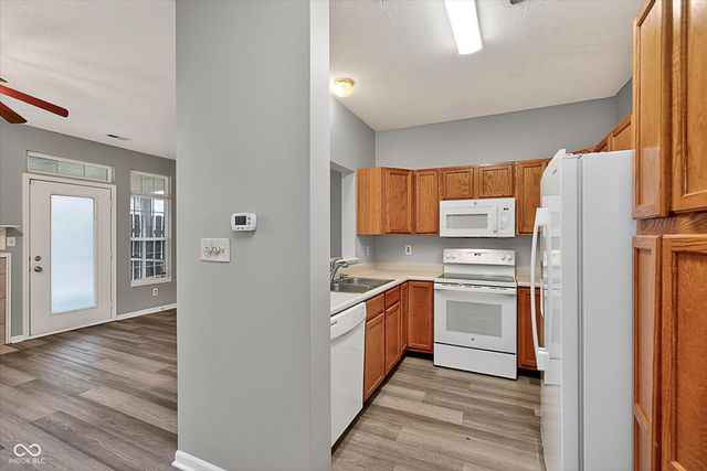 5549 Nighthawk Way, Indianapolis, IN 46254