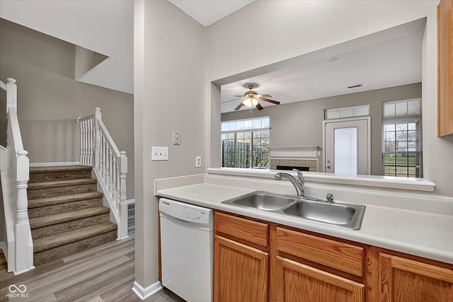 5549 Nighthawk Way, Indianapolis, IN 46254