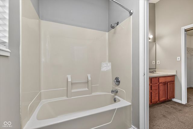 5549 Nighthawk Way, Indianapolis, IN 46254