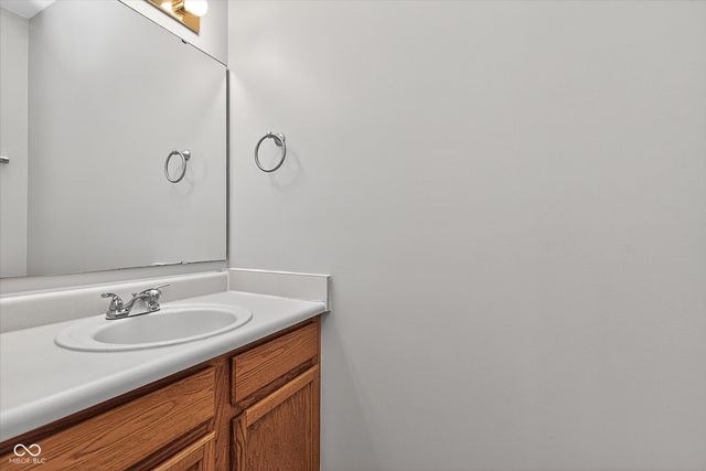 5549 Nighthawk Way, Indianapolis, IN 46254