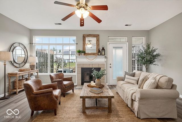 5549 Nighthawk Way, Indianapolis, IN 46254