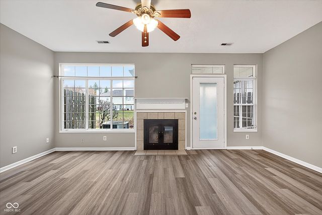 5549 Nighthawk Way, Indianapolis, IN 46254