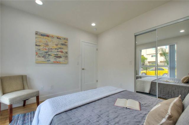 11722 Hamlin Street, North Hollywood, CA 91606
