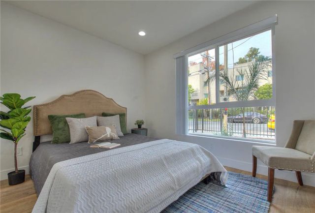 11722 Hamlin Street, North Hollywood, CA 91606