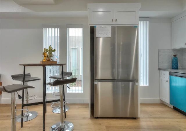 11722 Hamlin Street, North Hollywood, CA 91606
