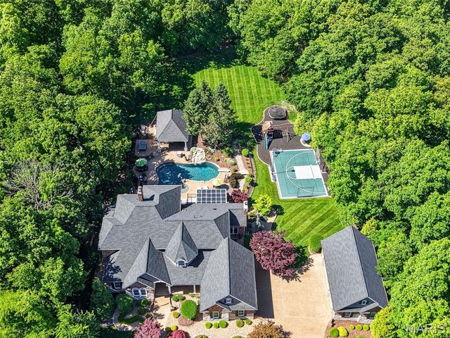 910 Peruque View Drive, Wentzville, MO 63385