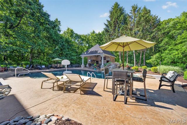 910 Peruque View Drive, Wentzville, MO 63385