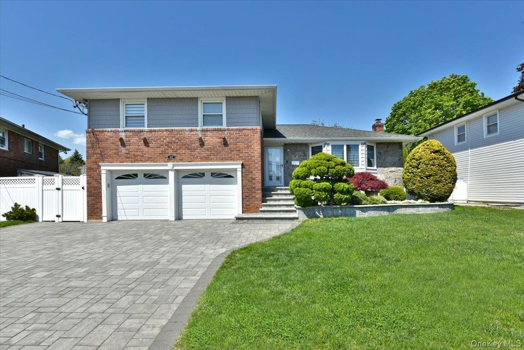 837 Beckman Drive, Bellmore, NY 11710