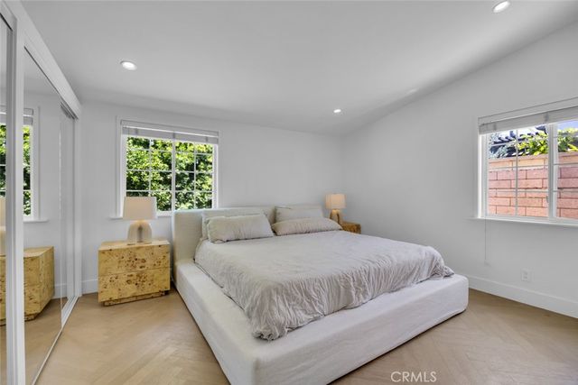 268 E Bay, Costa Mesa, CA 92627