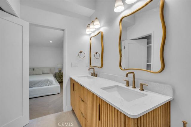268 E Bay, Costa Mesa, CA 92627