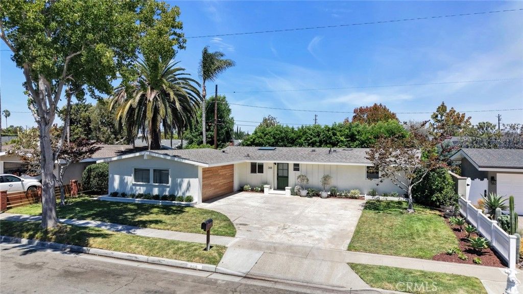 268 E Bay, Costa Mesa, CA 92627 — photo 2