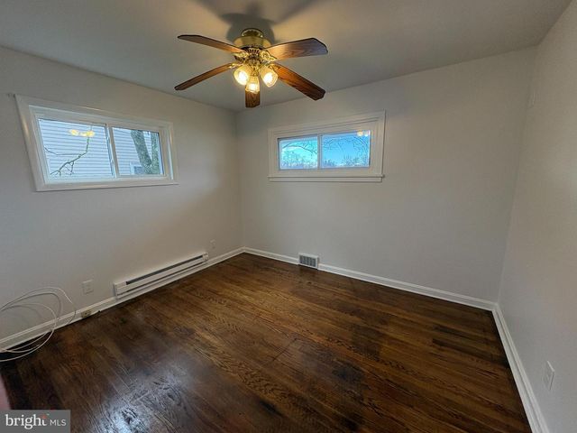 18 CROSSWICKS CHESTERFIELD RD, Crosswicks, NJ 08515