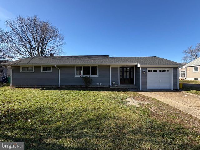 18 CROSSWICKS CHESTERFIELD RD, Crosswicks, NJ 08515