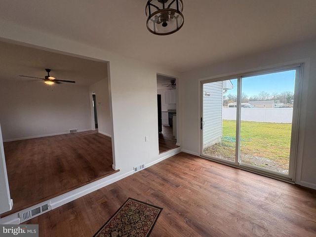 18 CROSSWICKS CHESTERFIELD RD, Crosswicks, NJ 08515