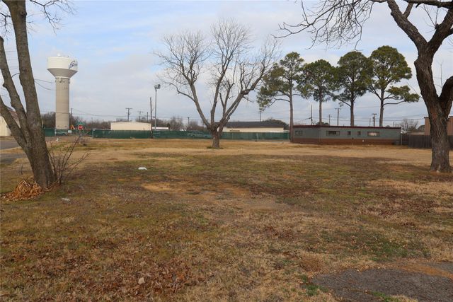 301 W Malloy Bridge Road, Seagoville, TX 75159