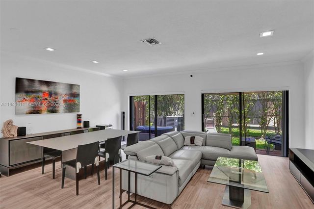 21150 Jib Ct J12, Aventura, FL 33180