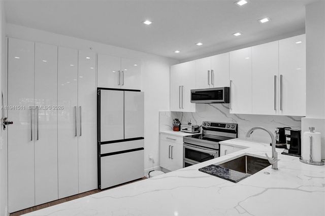 21150 Jib Ct J12, Aventura, FL 33180