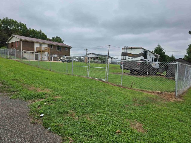 219 Bonner Lake Road, Gaffney, SC 29340