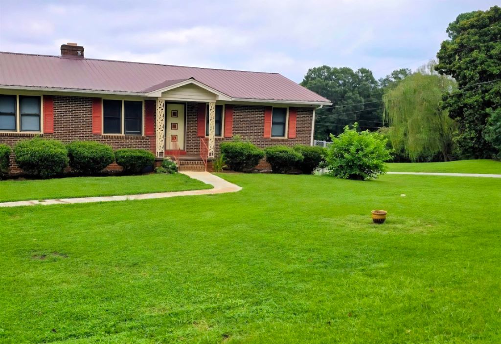 219 Bonner Lake Road, Gaffney, SC 29340