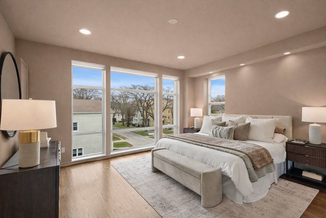 1855 N St Louis Avenue, Chicago, IL 60647