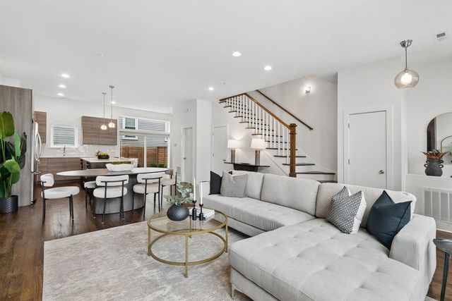 1855 N St Louis Avenue, Chicago, IL 60647