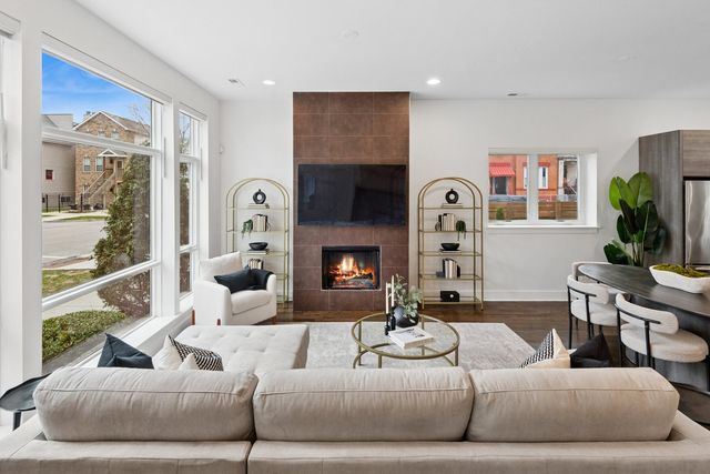 1855 N St Louis Avenue, Chicago, IL 60647