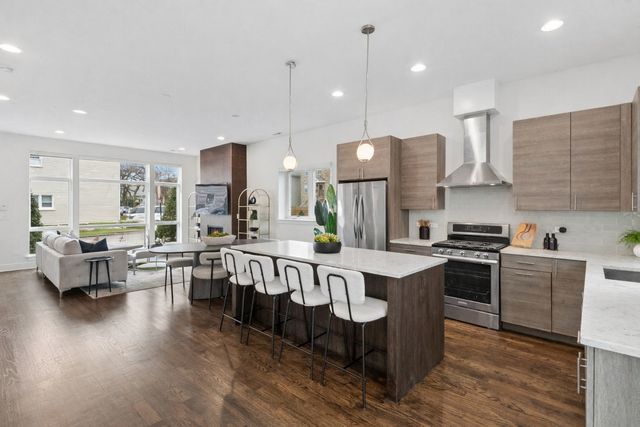 1855 N St Louis Avenue, Chicago, IL 60647