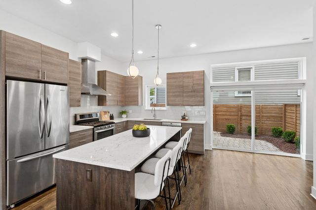 1855 N St Louis Avenue, Chicago, IL 60647