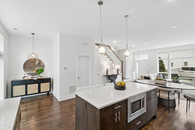 1855 N St Louis Avenue, Chicago, IL 60647